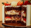 Torta Kit Kat de Chocolate com Morango
