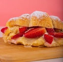 Croissant Especial com Creme e Morangos