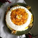 Pavlova de frutas amarelas