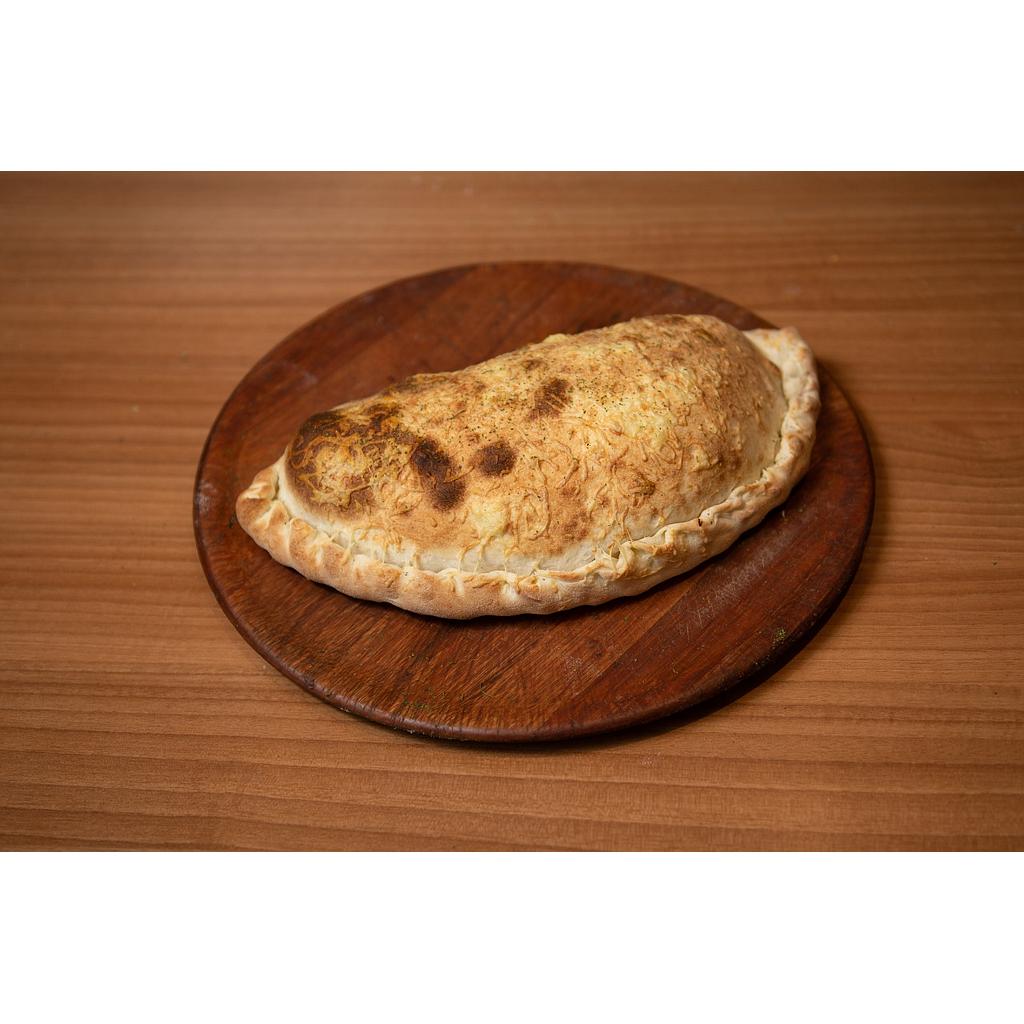 Calzone de Espinafre com Queijo Canastra