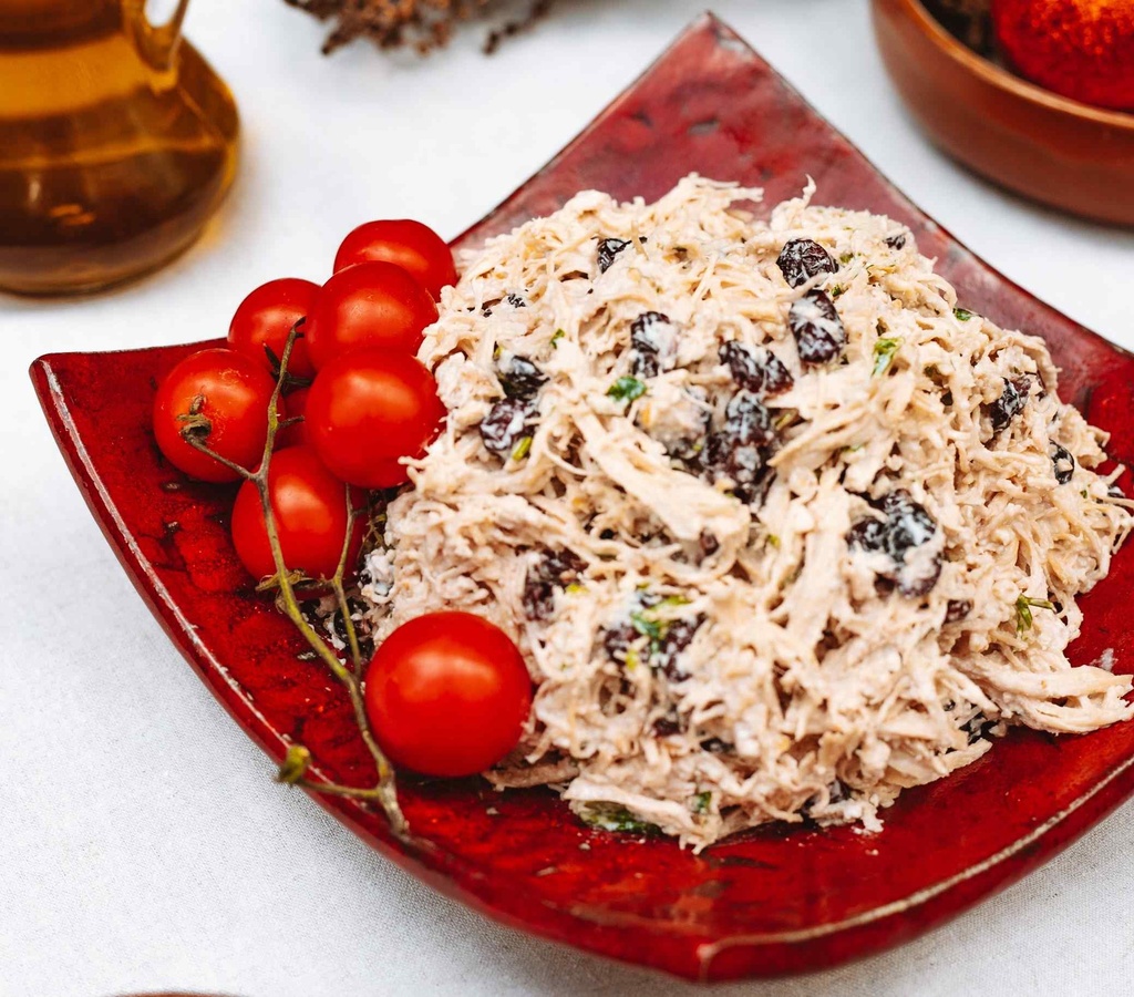 Salada de Frango com Nozes e Cranberry