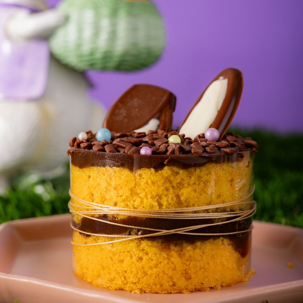 Mini naked cake cenoura com chocolate Páscoa