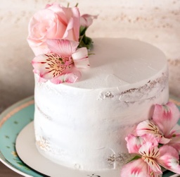 Torta Semi Naked de Brigadeiro Branco &amp; Preto